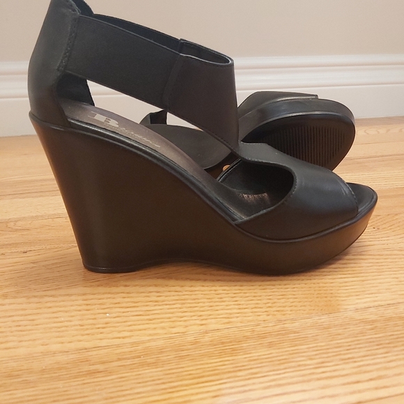 Browns wedge sandals - Picture 2 of 3